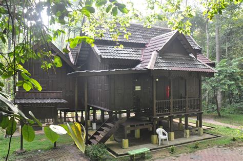  Your Malaysian Home: A Journey Through Traditional Building Techniques –  Eine Ode an die Verbundenheit von Mensch und Architektur